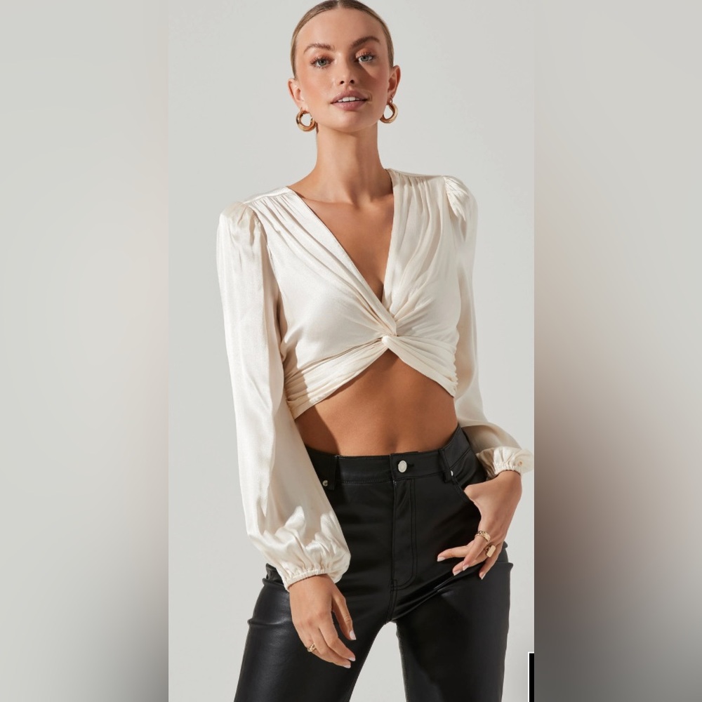 ASTR the Label Nix Top. Ivory. Brand new with tags. Never worn.
